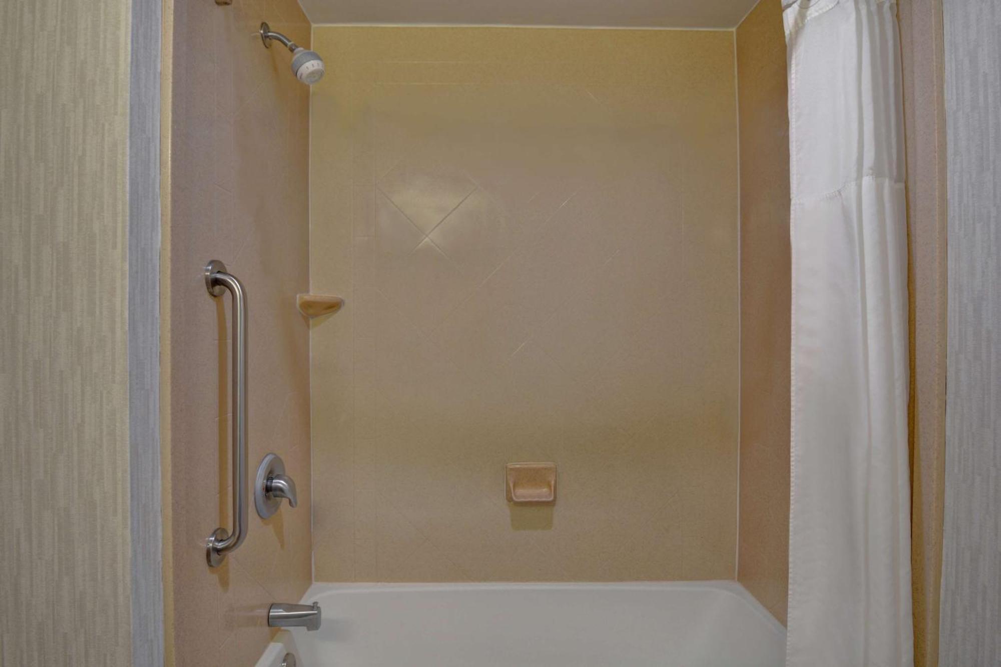 Hampton Inn & Suites Birmingham-Hoover-Galleria Экстерьер фото